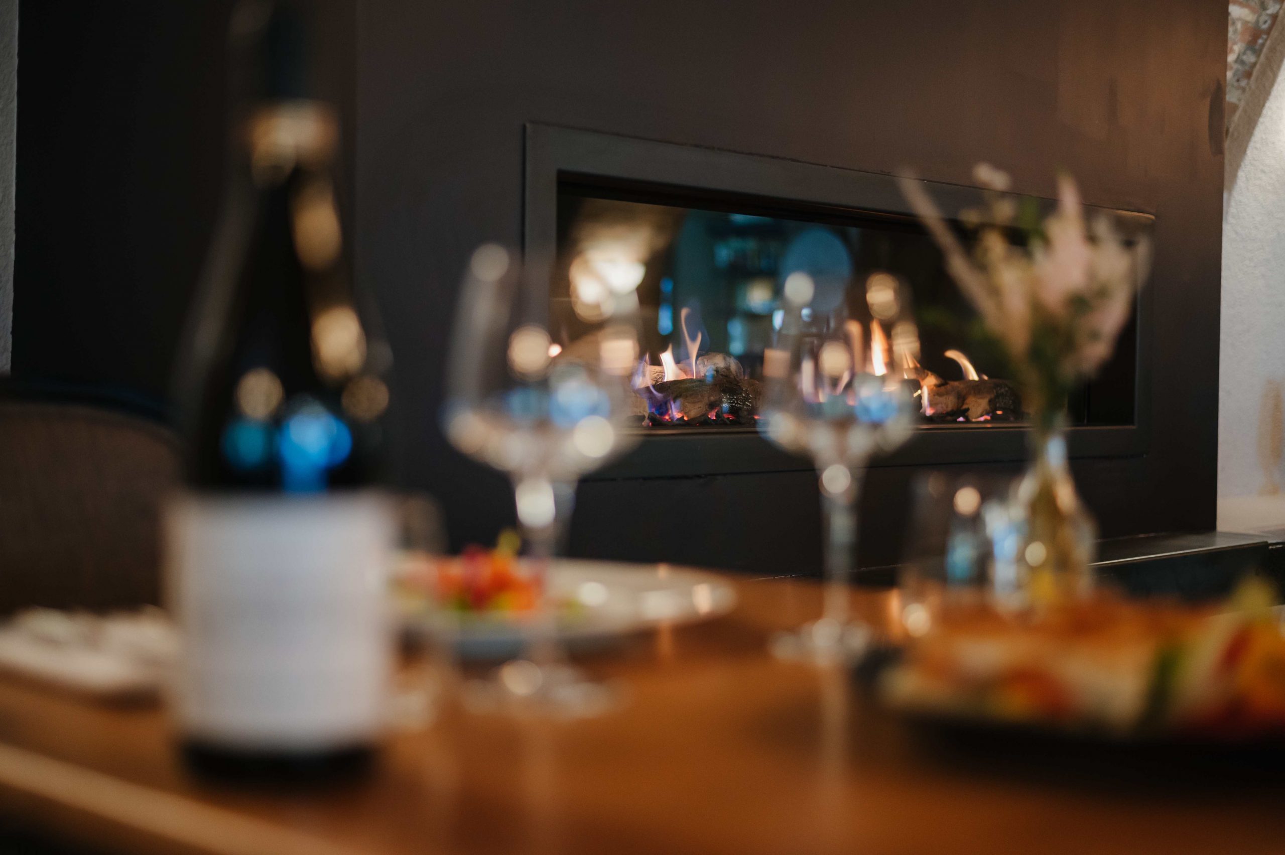 repas au coin de la cheminée